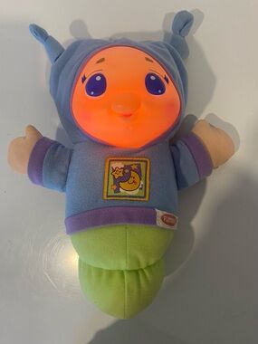 2005 Playskool Lullaby Gloworm Light Up Musical Plush Toy Blue Green